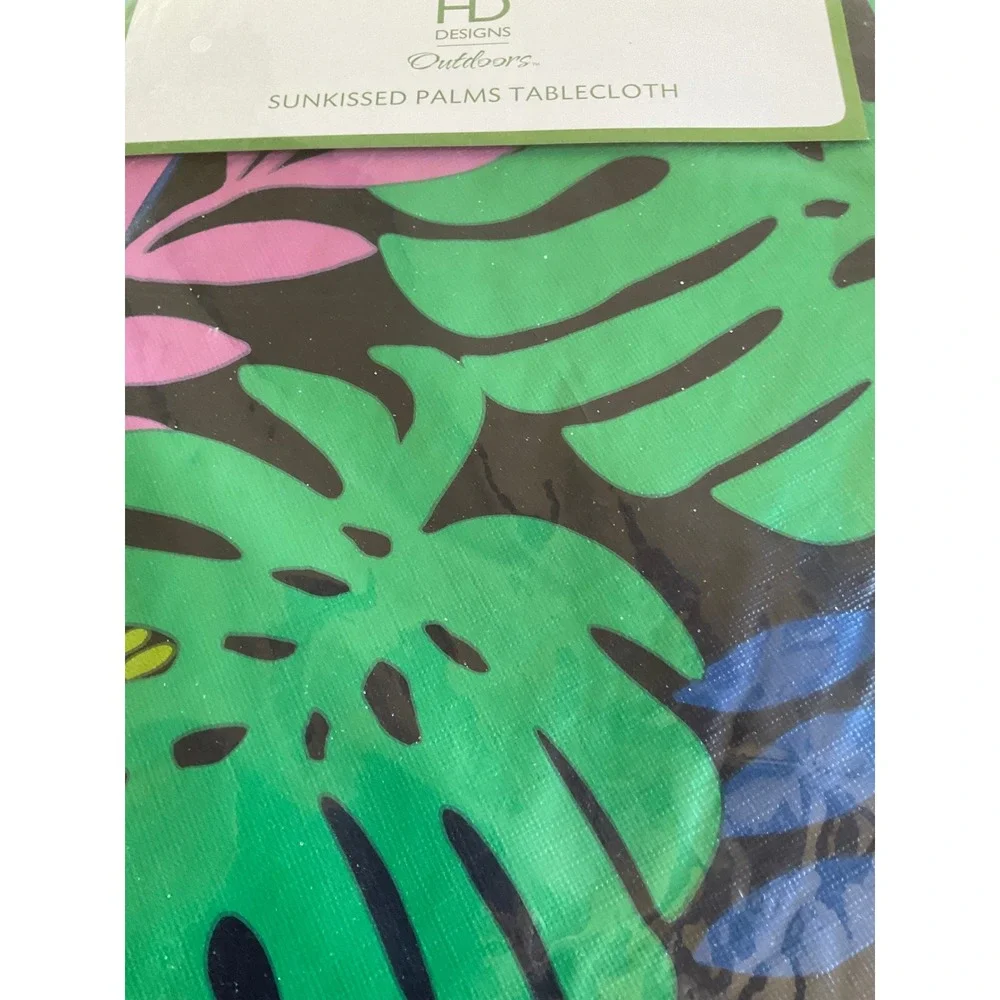 HD Designs Outdoors Sunkissed Palms Tablecloth 60 Inch Round Flannelback Vinyl